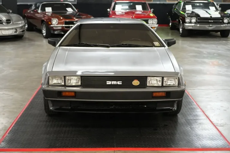 1981 DeLorean DMC-12